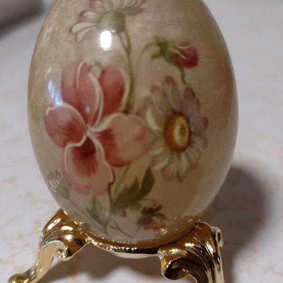 Genuine Italian Alabaster Flowered Egg - Picture 4 of 9